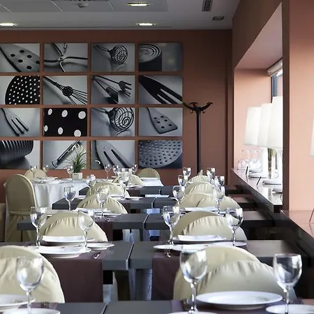 Apartamento Vertice Sevilla Aljarafe *