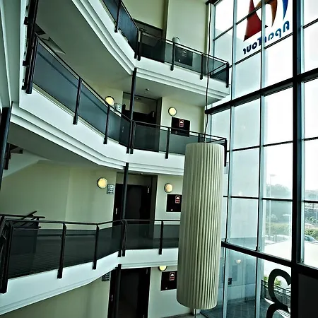 Apartamento Vertice Sevilla Aljarafe *