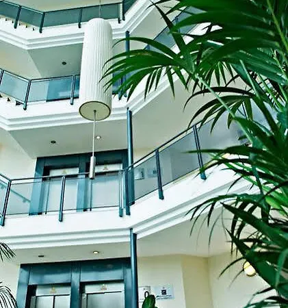 Apartamento Vertice Sevilla Aljarafe *